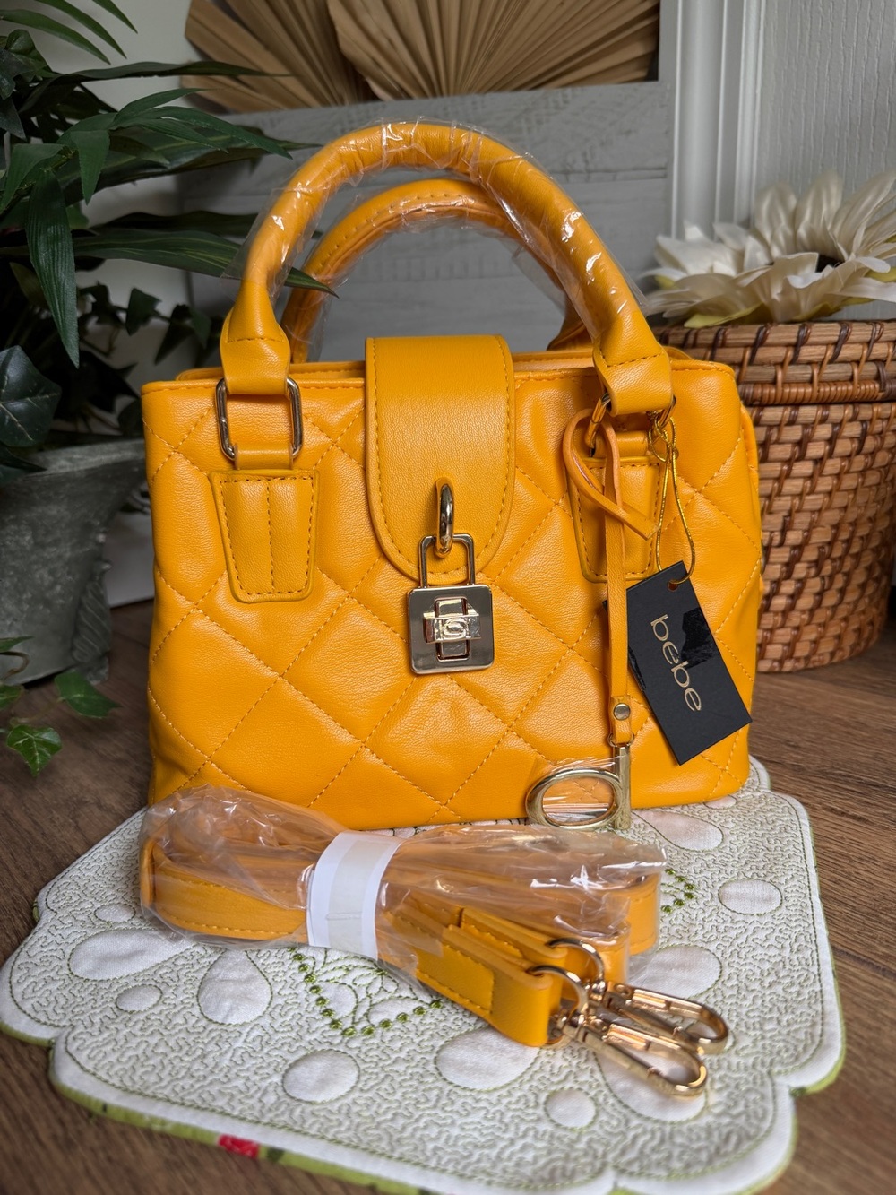 bebe Kellen Small VL Quilted Satchel Crossbody Bag in Sunflower Yellow – NWT - Picture 2 of 11